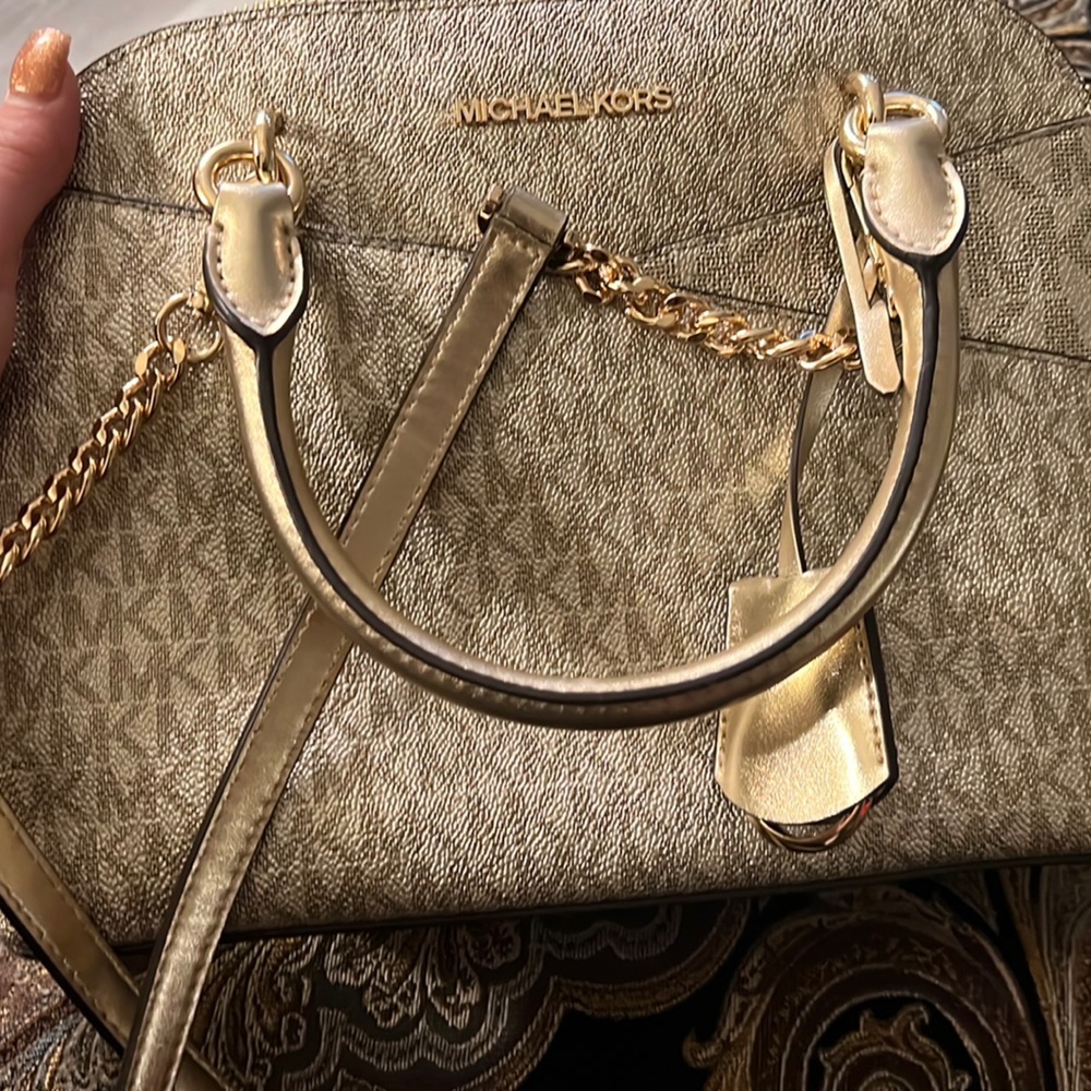 Real cute Michael Kors bag only wore one time